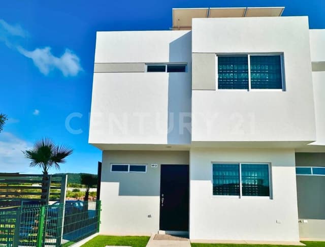 CASA EN VENTA EN RESIDENCIAL CAMILA HILLS, MODELO LUNA, MAZATLÁN, SINALOA.