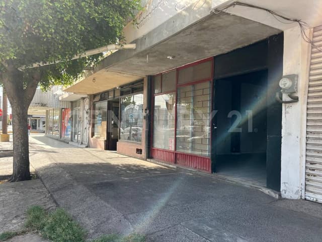 Local en Renta en Calle Benito Juarez, col: Centro, Los Mochis, Sinaloa.