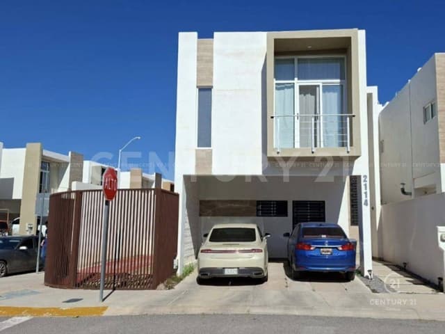 CASA EN VENTA EN FRACCIONAMIENTO BOSQUES BOREALES EN CHIHUAHUA, CHIH.