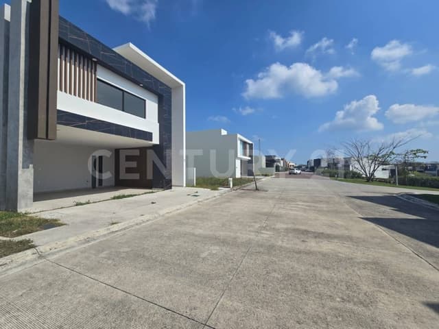 "Casa en venta Residencial Punta Tiburon"