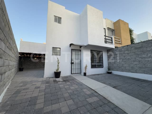 Casa en renta en Colinas del Sur, Venceremos Corregidora, Querétaro.
