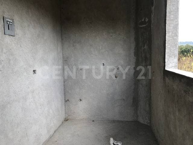 Terreno en VENTA de 510m2 con construcción en planta baja - Haras La Joya