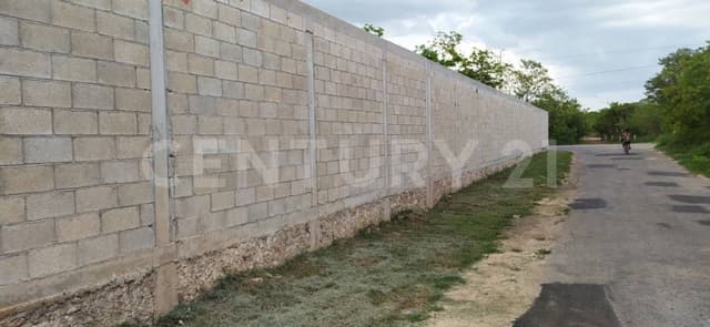 Terreno de 1.5 HAS con construcción en Dzununcan cerca de Periferico de Mérida.
