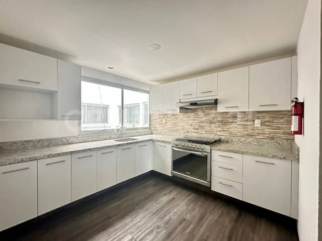 En 1er piso, convista al parque "Jardín del Tiempo"