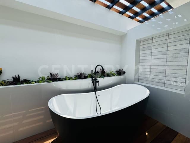 Casa en venta a estrenar, en Puerto Vallarta, frente a la Terminal Maritima