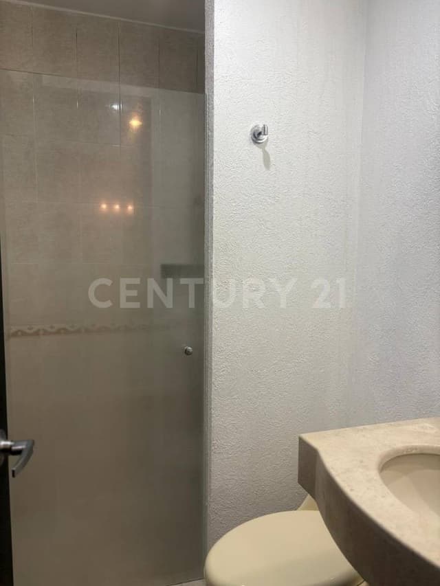 Casa en renta en Valdepeñas, Zapopan, Jal.