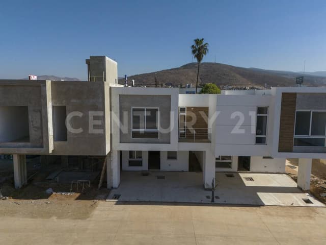 CASA EN VENTA EN RESIDENCIAL DIAMANTE EN ENSENADA, B.C.