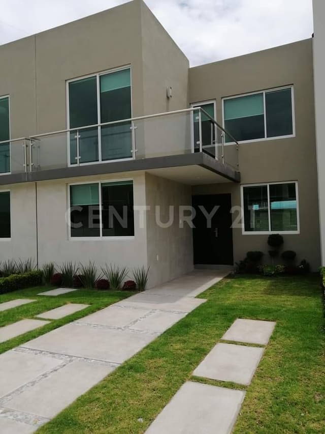 Amplia Residencia en Zona dorada de San Mateo Atenco.