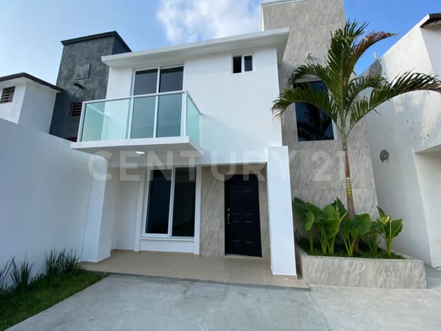 CASA EN VENTA EN FRACC. PALMA REAL, COMALCALCO, TABASCO
