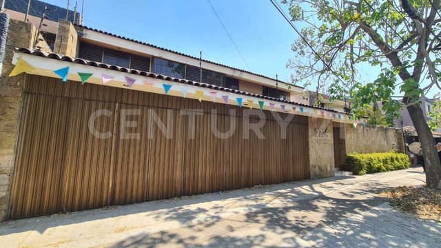 Casa en Venta, Lomas de Guevara, Guadalajara