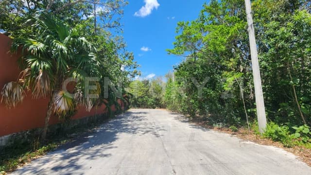 TERRENO EN VENTA A UNA DE AVENIDA COLEGIOS