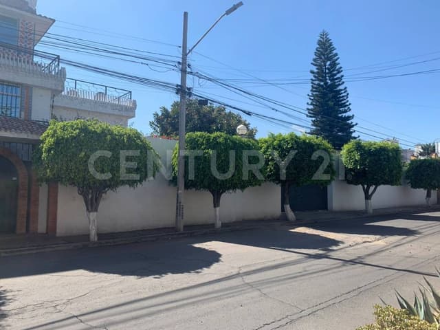 Venta de Casa a Pie de Calle ideal Oficinas-Casa Habitación