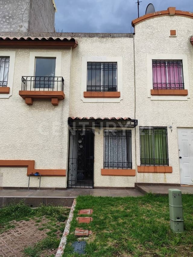 CASA EN VENTA EN PRIV. SOTO MAYOR, FRACC. VILLA DEL REAL, TECAMAC.