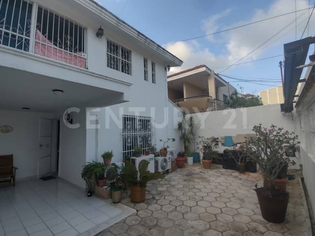 CASA EN VENTA IDEAL OFICINA EN ZONA CENTRICA EN CANCÚN