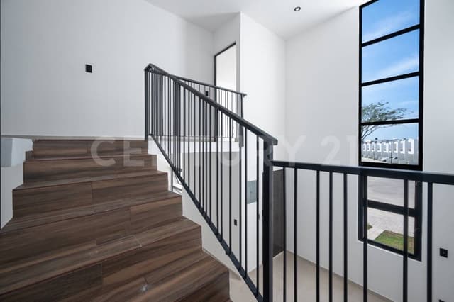 Casa de 5 recamaras nueva en Aldea Hortus