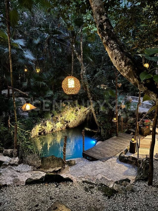 Se vende Terreno con cenote privado y habitaciones para eventos y retiros