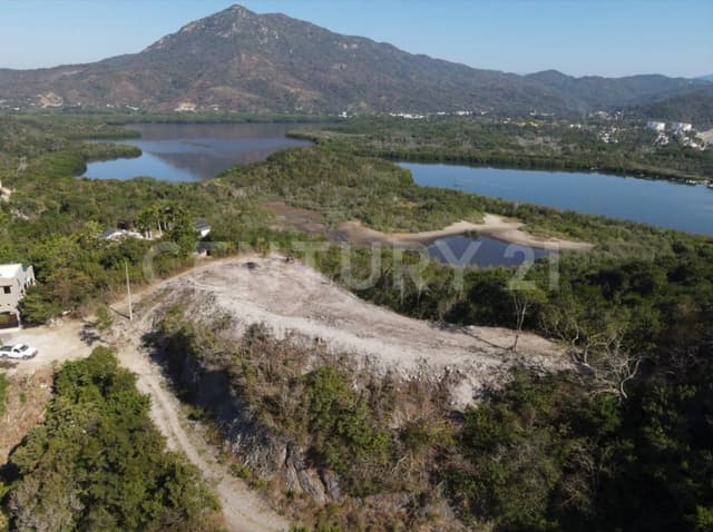 Terreno en Venta en la laguna de Juluapan,Miramar, Manzanillo