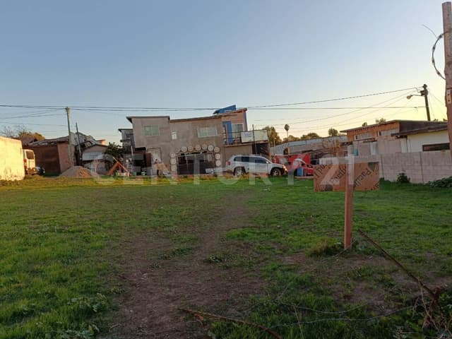 TERRENO EN VENTA EN LA COLONIA AZTLAN, ROSARITO BAJA CALIFORNIA.