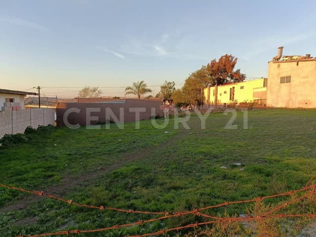 TERRENO EN VENTA EN COLONIA AZTLAN, ROSARITO BAJA CALIFORNIA.