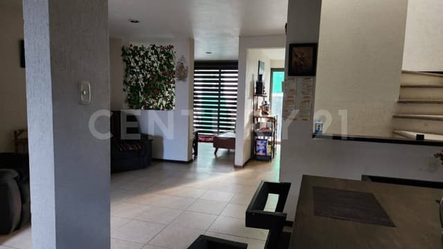 VENTA DE CASA CERCA DE PLAZA SAN DIEGO.-