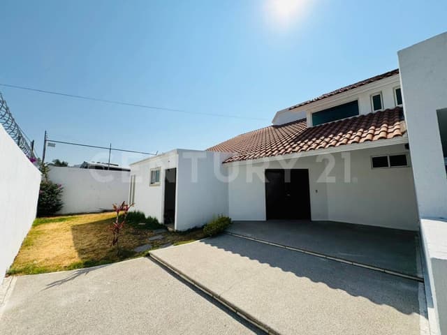 Hermosa casa en renta, Villas de Irapuato