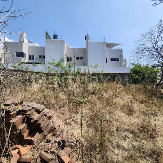 Terreno bardado, En Fraccionamiento Club De La Felicidad.