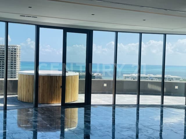 Venta de departamento con vista al mar en Shark Tower, Puerto Cancún - OFC2924