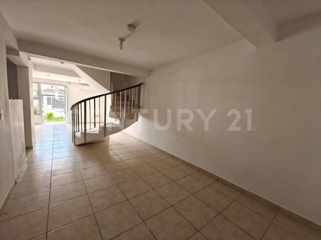 Local en Renta, Lázaro Cardenas 73 Pte. Entre Blvd. Rosales y Javier Mina