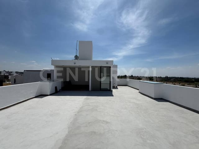 Casa de 4 recamaras en Venta en Lomas de Banthí, SJR, Querétaro.