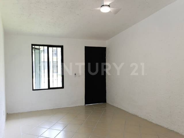 CASA CON ALBERCA EN VENTA EN LA ZONA NORTE DE CUERNAVACA