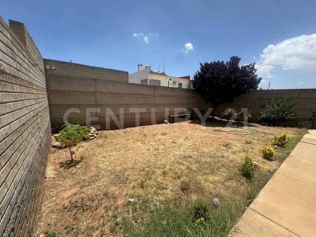 - SE VENDE CASA EN FRACC. LOS PINOS - CD. CUAUHTEMOC,CHIH