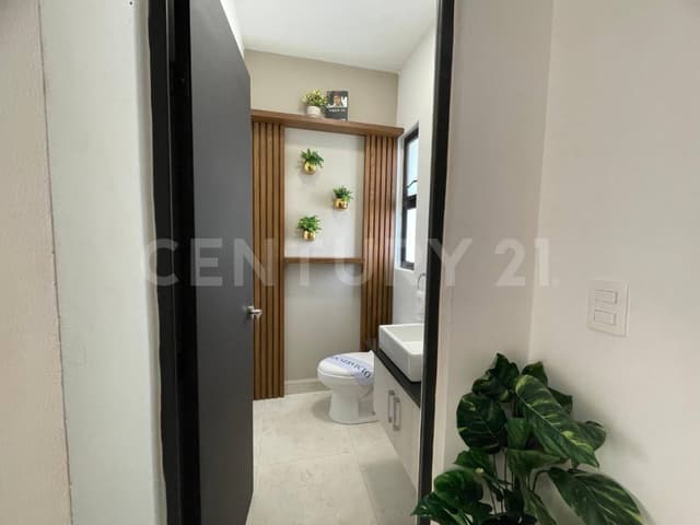 VENTA CASA EN RESIDENCIAL POR AV HUAYACAN YP0325