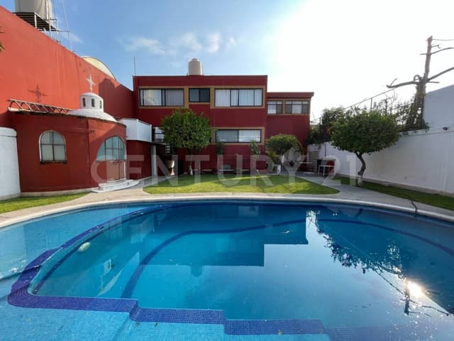 CASA/HOTEL SOBRE AV SUBIDA A CHALMA EN CUERNAVACA MORELOS