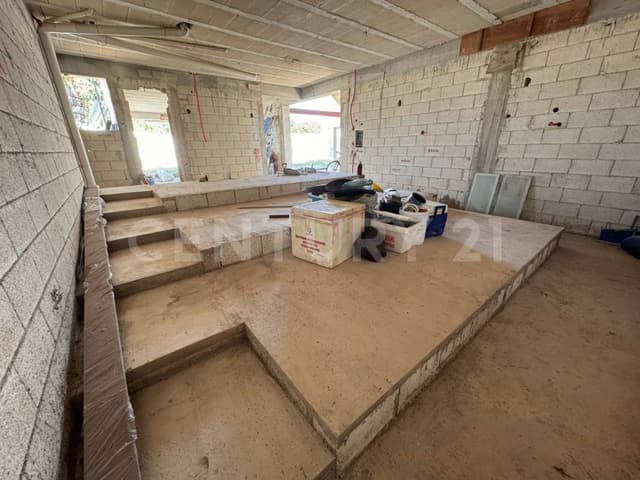 Casa con terreno de 1,350 m2 en obra gris en fracc campestre a 18 mins de Mérida