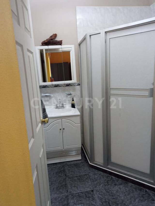 CASA EN VENTA EN VICENTE GUERECA