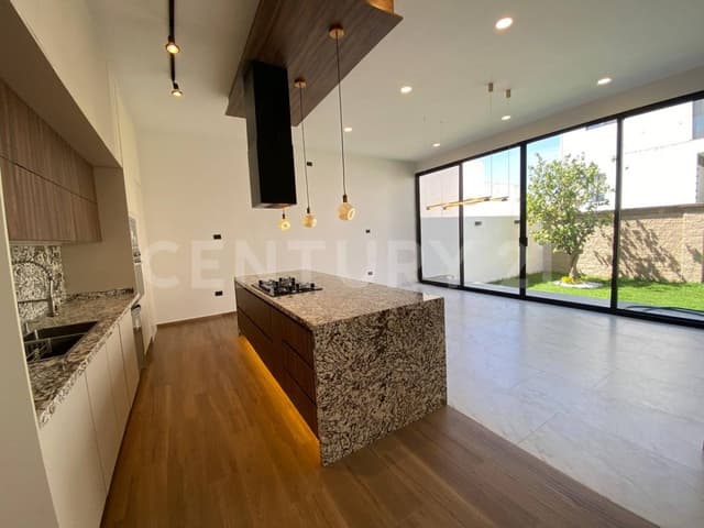 Venta de Casa en Lomas de Angelopolis Cluster Jalisco