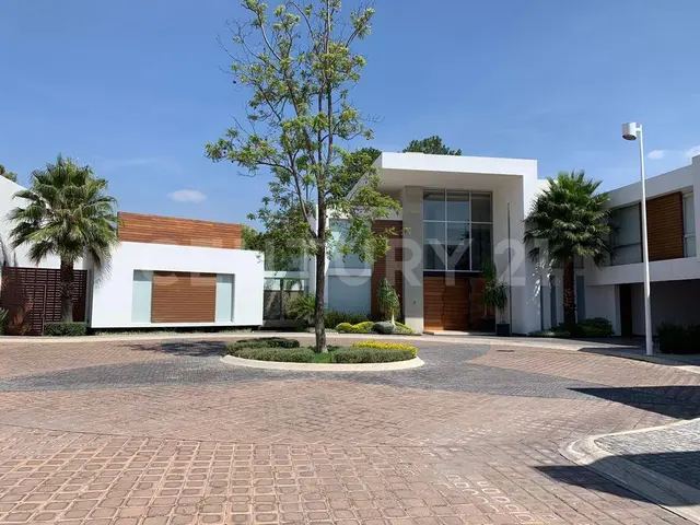 Venta de Residencia Fracc. La Arbolada en Morillotla