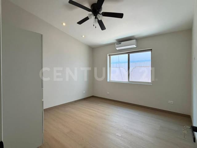 CASA EN VENTA EN FRACCIONAMIENTO VALLE DORADO EN ENSENADA, BAJA CALIFORNIA