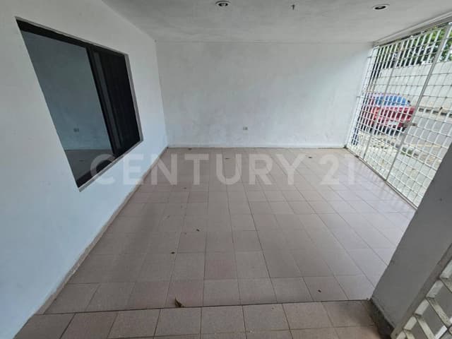 Casa en venta de 2 niveles y 4 habitaciones en Mérida, Yucatán.