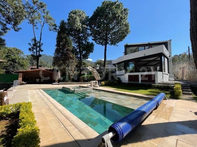 CASA EN AVÁNDARO CON ALBERCA, VALLE DE BRAVO