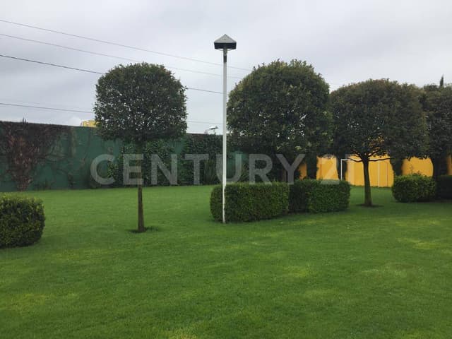 Inmueble productivo de usos multiples en Toluca, Estado de Mexico