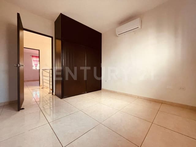 CASA EN VENTA PRIVADA ZONA AEROPUERTO