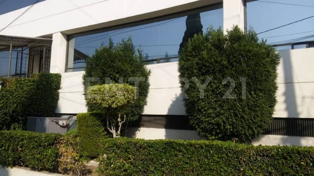 Se renta oficina en segundo piso,zona circuito juan pablo II y las animas