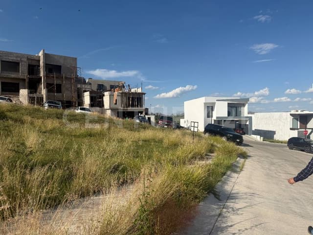 Terreno en venta en Paseo de las Lomas II