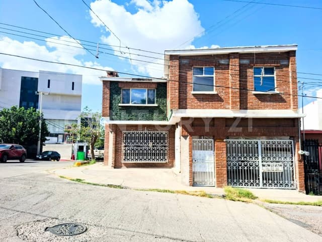 CASA EN VENTA EN ESQUINA, 5 RECAMARAS, CAMPESTRE III, CHIHUAHUA, CHIH