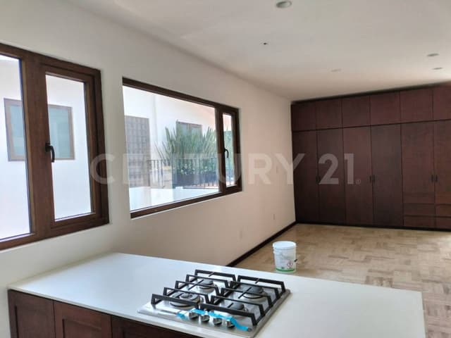 Casa contemporánea con aire mediterráneo en venta en Col. Campestre