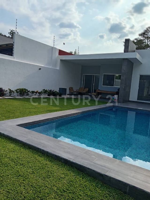 Casa nueva con piscina de1 nivel fracc las Brisas Morelos