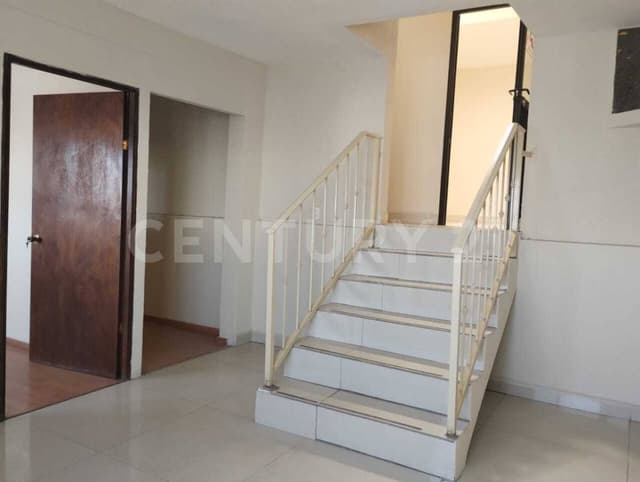 VENTA INMUEBLE COMERCIAL CON OFICINAS Y LOCALES