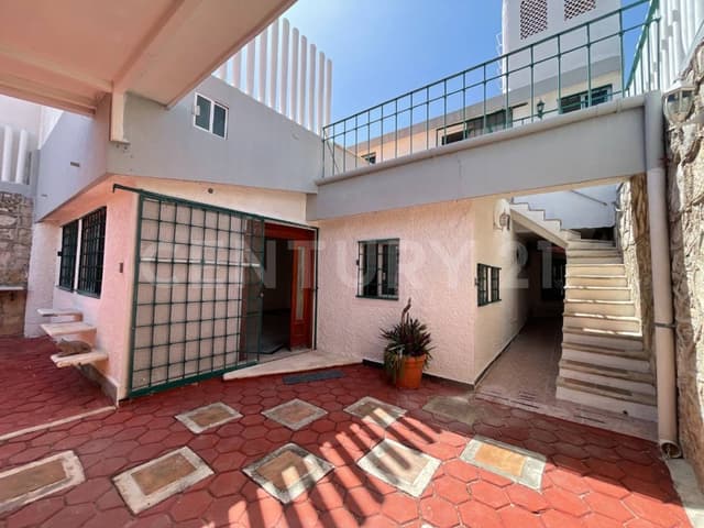 Casa en venta en SM 20, Cancún Centro con departamento independiente LE1925
