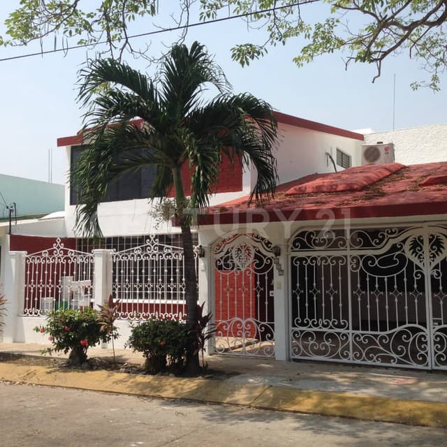 CASA EN VENTA EN FRACC. FRAMBOYANES, AV. UNIVERSIDAD, VILLAHERMOSA TABASCO